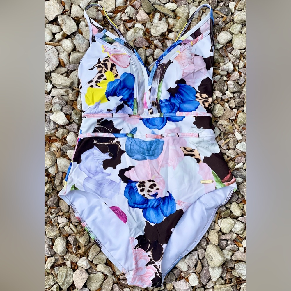 Swimsuit sunseeker size 8